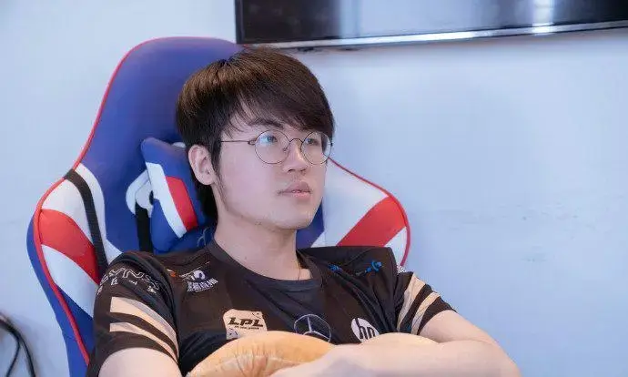 九游体育-Karsa巅峰对决，詹姆斯与50激战切尔西分钟，比分优势明显胜负难料！的简单介绍