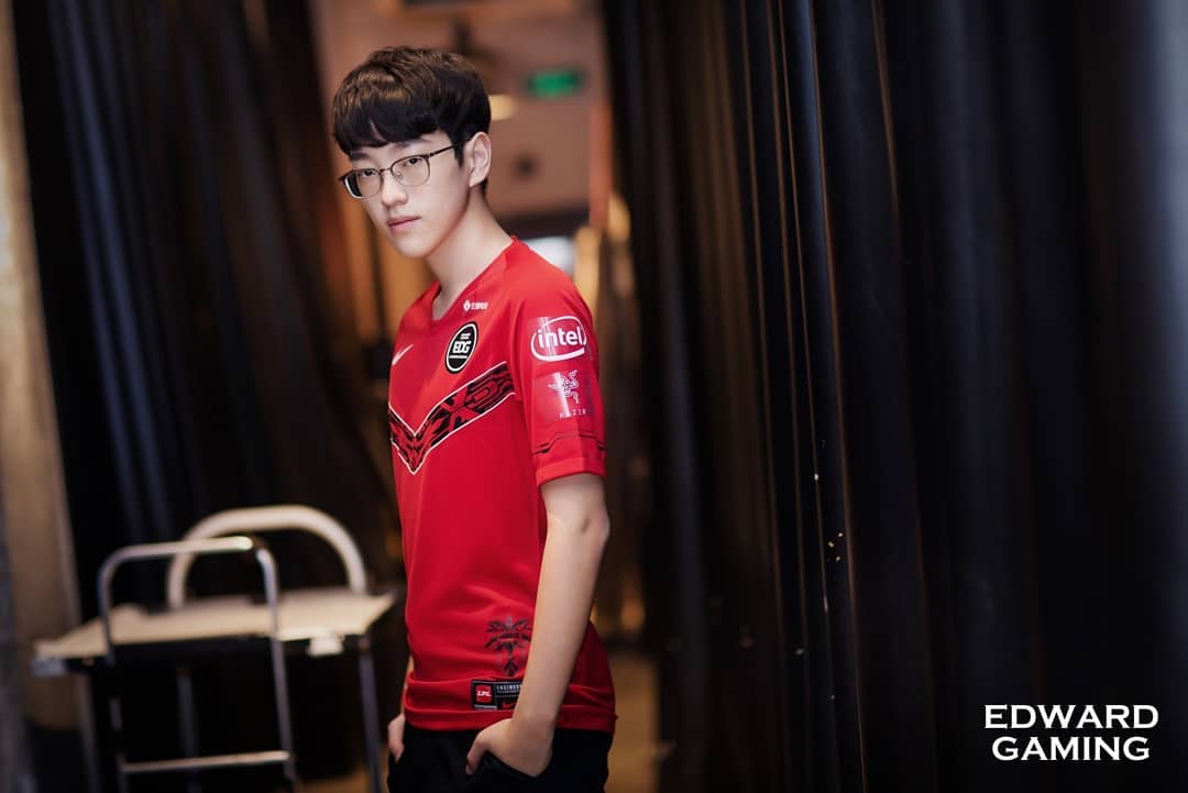 包含Scout赛事官方发布势不可挡新规，TES争议不断！的词条